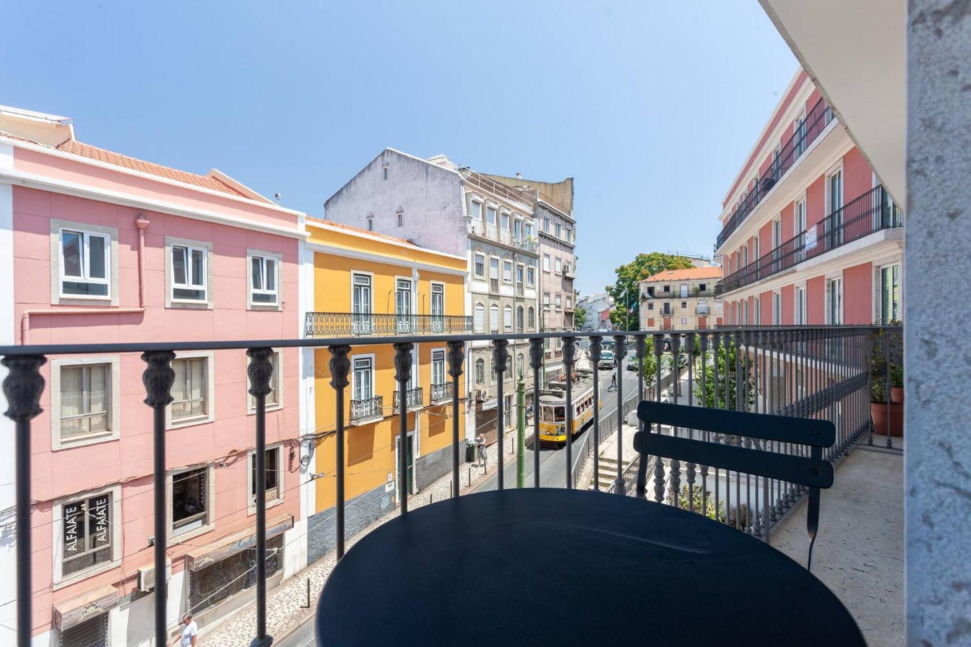 My Lx Flat Graca Lighting Design Apartment Lisbon Bagian luar foto